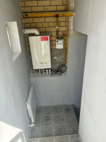 Купить коммерческую недвижимость в Элисте. Вариант № 19334, 8, площадь -  квм, цена 6000000 рублей