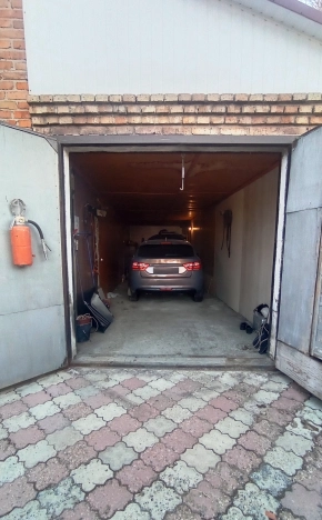 Купить дом в Омске. Вариант № 37784, 40, площадь -  квм, цена 13000000 рублей