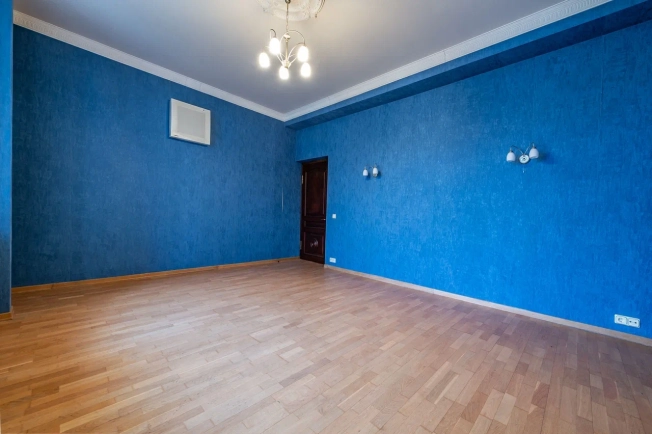 Купить пятикомнатную квартиру в Санкт-Петербурге. Вариант № 10011179, 23, площадь -  квм, цена 35000000 рублей