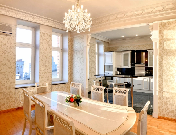 Купить пятикомнатную квартиру в Санкт-Петербурге. Вариант № 9970338, 4, площадь -  квм, цена 27999900 рублей