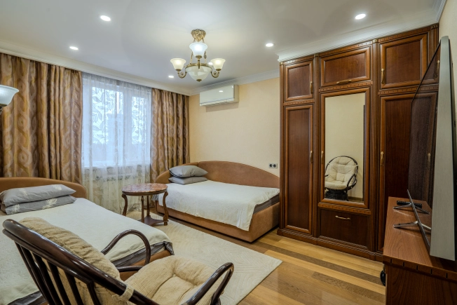 Купить квартиру в Москве. Вариант № 9234828, 8, площадь -  квм, цена 24000000 рублей