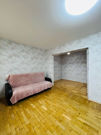 Купить однокомнатную квартиру на улице Садовая в Белгородской области. Вариант № 7837647, 9, площадь -  квм, цена 3550000 рублей