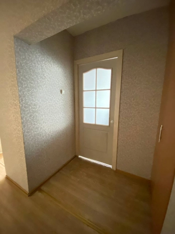 Купить трехкомнатную квартиру в районе Советский в Новосибирске. Вариант № 51811, 27, площадь -  квм, цена 6350000 рублей