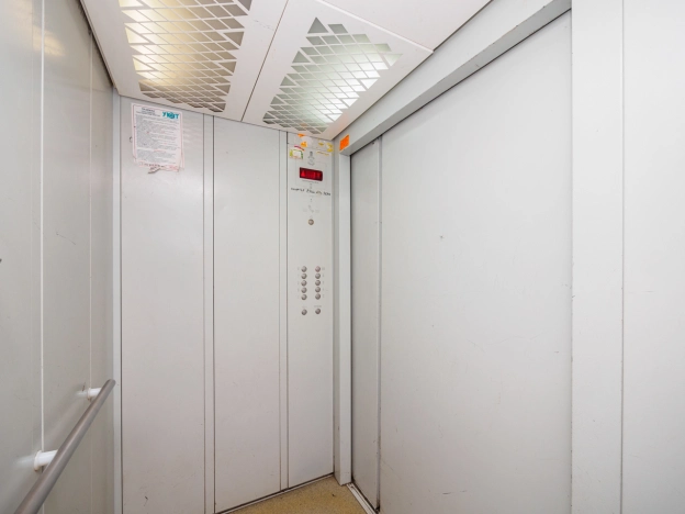 Купить однокомнатную квартиру в Омске. Вариант № 5301706, 23, площадь -  квм, цена 3600000 рублей