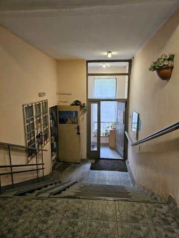 Купить квартиру в районе Нагорный в Москве. Вариант № 37862, 14, площадь - квм, цена 25000000.0000 рублей