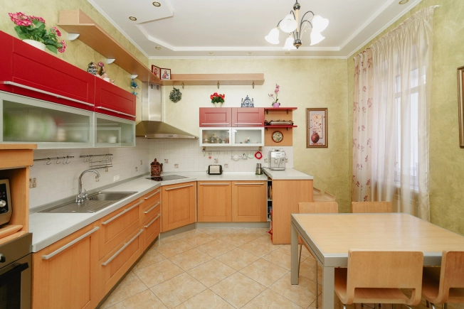 Купить таунхаус в Омске. Вариант № 37970, 13, площадь -  квм, цена 35000000 рублей