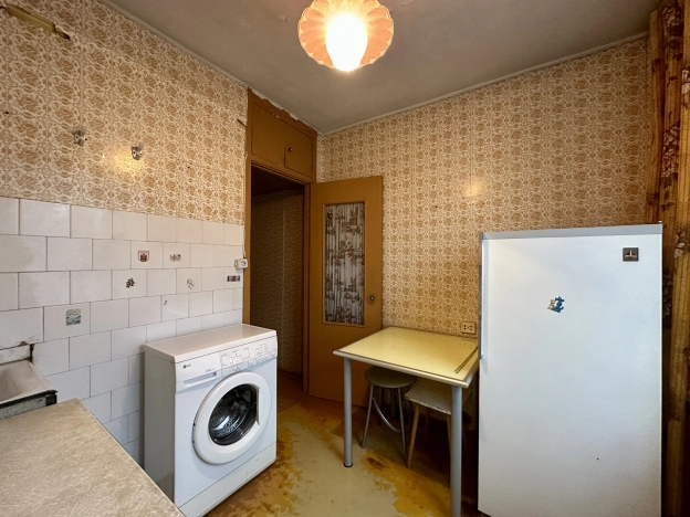 Купить трехкомнатную квартиру у метро Коммунарка в Москве. Вариант № 9948767, 7, площадь -  квм, цена 8250000 рублей