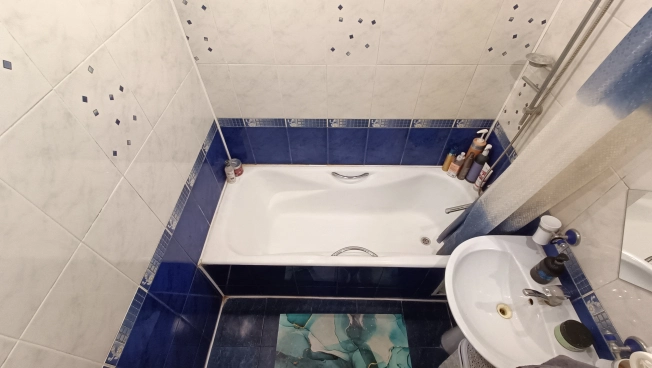 Купить двухкомнатную квартиру на улице Школьная в Калужской области. Вариант № 24330, 13, площадь -  квм, цена 4500000 рублей