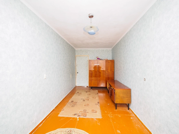 Купить двухкомнатную квартиру в Омске. Вариант № 9055396, 4, площадь -  квм, цена 4000000 рублей