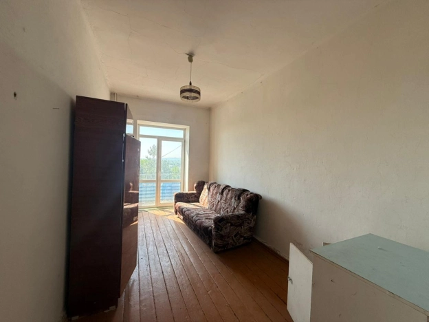 Купить трехкомнатную квартиру в Амурской области. Вариант № 53964, 4, площадь -  квм, цена 4350000 рублей