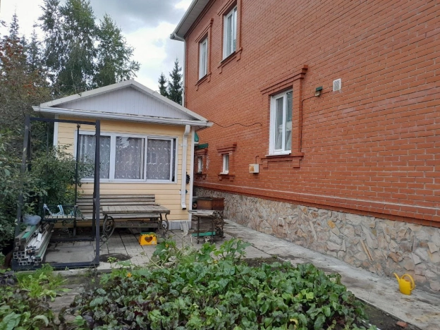 Купить дом в Омске. Вариант № 18280, 24, площадь -  квм, цена 23500000 рублей