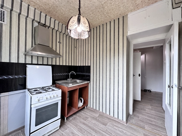 Купить трехкомнатную квартиру в районе Выборгский в Санкт-Петербурге. Вариант № 46168, 10, площадь -  квм, цена 9100000 рублей