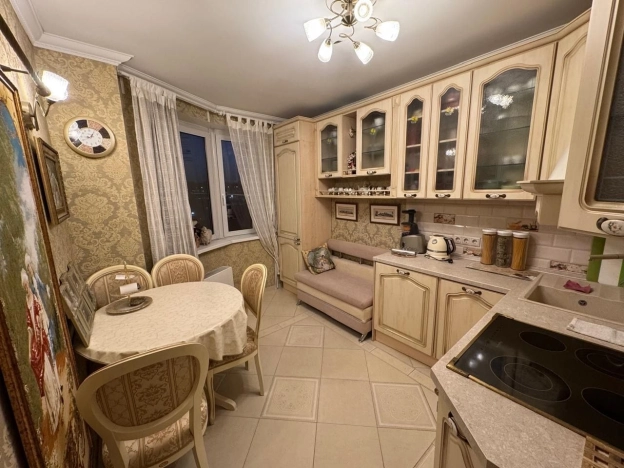 Купить квартиру в Москве. Вариант № 6066219, 4, площадь -  квм, цена 13500000 рублей