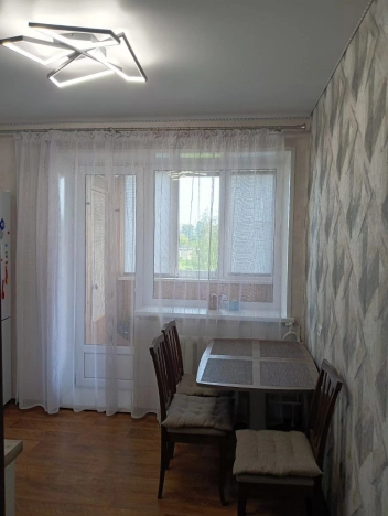 Купить трехкомнатную квартиру в Старом Осколе. Вариант № 8108799, 5, площадь -  квм, цена 5390000 рублей