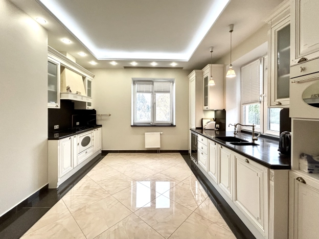 Купить дом в Москве. Вариант № 5270277, 5, площадь -  квм, цена 60000000 рублей