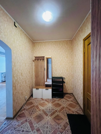 Купить однокомнатную квартиру на улице Садовая в Белгородской области. Вариант № 7837647, 6, площадь -  квм, цена 3550000 рублей