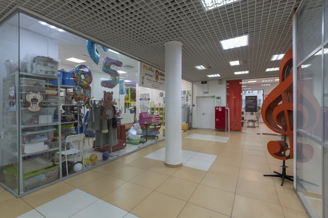 Купить коммерческую недвижимость свободного назначения у метро Бульвар Дмитрия Донского в Москве. Вариант № 17439, 19, площадь -  квм, цена 13700000 рублей