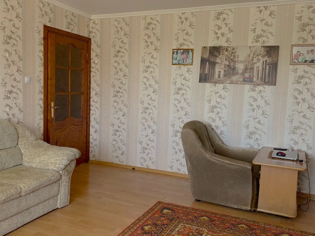 Купить четырехкомнатную квартиру в Калининградской области. Вариант № 11833, 4, площадь -  квм, цена 10990000 рублей