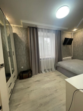 Купить трехкомнатную квартиру на вторичке в Республике Башкортостан. Вариант № 7679, 6, площадь -  квм, цена 3800000 рублей