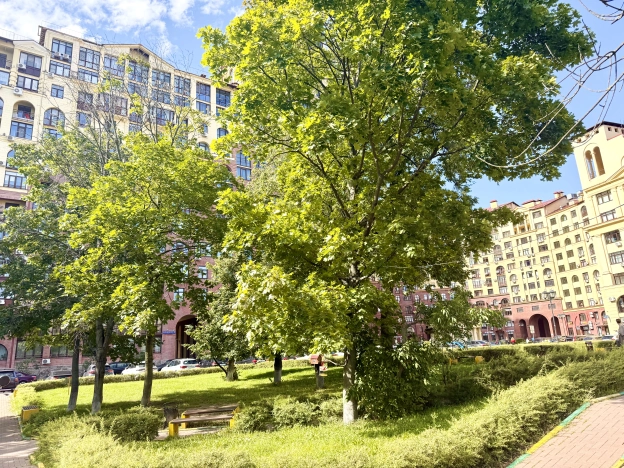 Купить квартиру в Москве. Вариант № 2188341, 32, площадь - квм, цена 17800000.0000 рублей