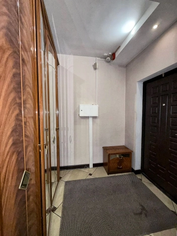 Купить квартиру в Москве. Вариант № 8414328, 25, площадь -  квм, цена 20000000 рублей