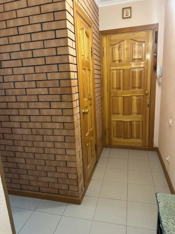 Купить трехкомнатную квартиру в Ростовской области. Вариант № 6912625, 7, площадь -  квм, цена 5800000 рублей