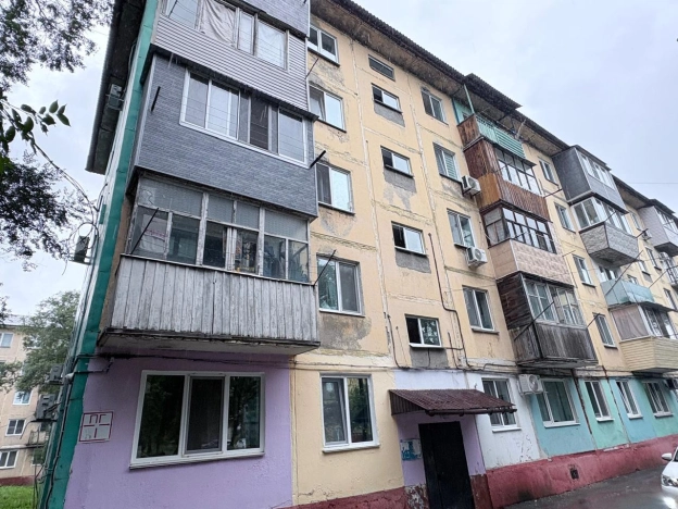 Купить двухкомнатную квартиру в Приморском крае. Вариант № 3804779, 15, площадь -  квм, цена 2700000 рублей