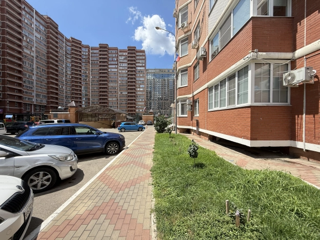 Купить двухкомнатную квартиру в Краснодаре. Вариант № 53536, 27, площадь - квм, цена 13300000.0000 рублей