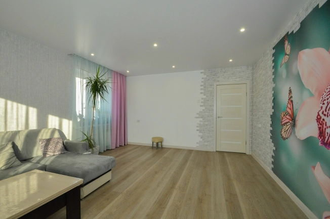 Купить квартиру на улице Дмитрия Шмонина в Новосибирске. Вариант № 14442, 3, площадь -  квм, цена 6000000 рублей