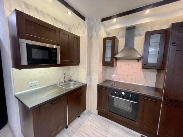 Купить квартиру на вторичке в районе Фрунзенский в Санкт-Петербурге. Вариант № 43517, 2, площадь -  квм, цена 13300000 рублей