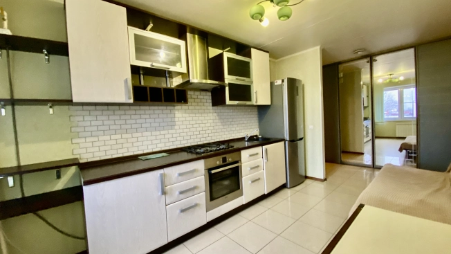 Купить однокомнатную квартиру на вторичке в Пензенской области. Вариант № 9976744, 0, площадь -  квм, цена 5590000 рублей