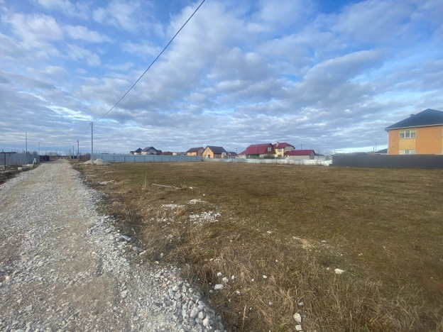 Купить земельный участок на улице Непокорённых Ленинградцев в Калуге. Вариант № 9015, 1, площадь -  квм, цена 999999 рублей