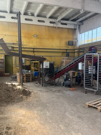 Купить коммерческую недвижимость в Омске. Вариант № 38294, 9, площадь -  квм, цена 19500000 рублей