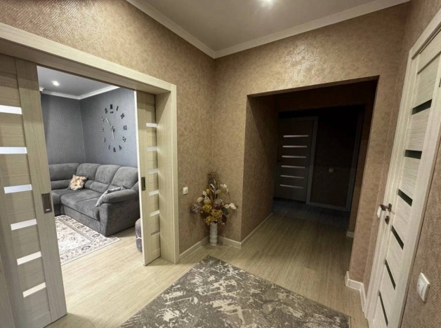 Купить дом в Строителе. Вариант № 10989051, 8, площадь -  квм, цена 16450000 рублей