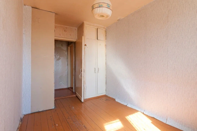 Купить квартиру на улице Емельянова в Вологодской области. Вариант № 36512, 5, площадь -  квм, цена 2300000 рублей