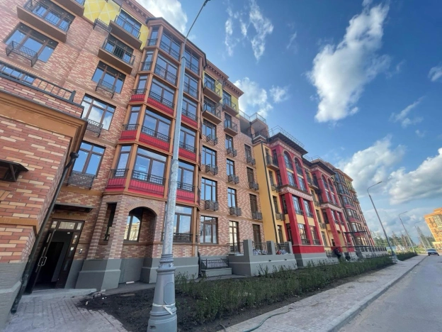 Купить трехкомнатную квартиру у метро Пятницкое шоссе в Московской области. Вариант № 2185826, 0, площадь -  квм, цена 20500000 рублей