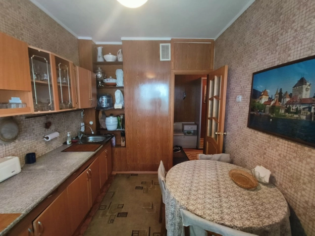 Купить трехкомнатную квартиру на улице Интернациональная в Белгородской области. Вариант № 2469558, 0, площадь -  квм, цена 3200000 рублей