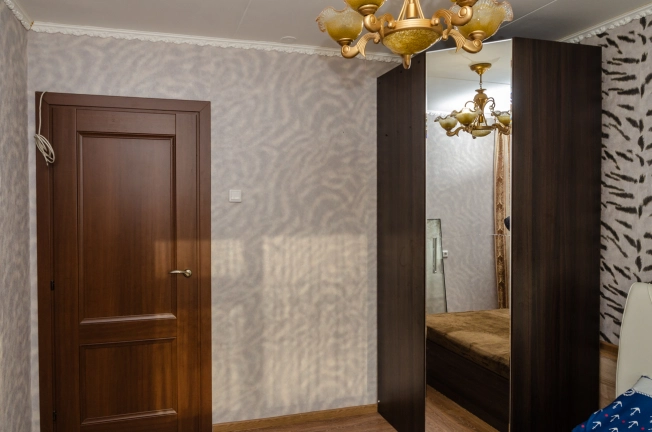 Купить квартиру в районе Калининский в Новосибирске. Вариант № 23002, 4, площадь -  квм, цена 4200000 рублей