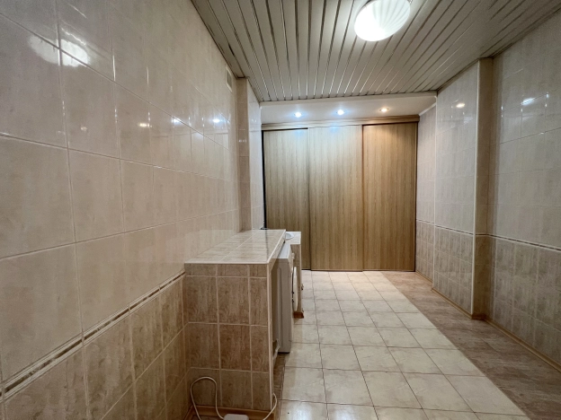 Купить четырехкомнатную квартиру на вторичке в Пензе. Вариант № 2301, 13, площадь -  квм, цена 14000000 рублей