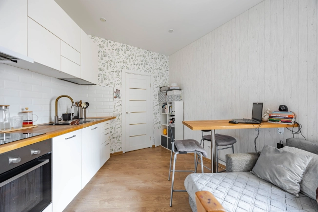 Купить квартиру в Ленинградской области. Вариант № 2530025, 4, площадь -  квм, цена 6290000 рублей