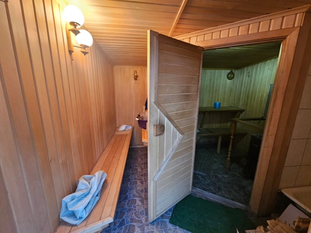 Купить дом в Элисте. Вариант № 9336529, 4, площадь -  квм, цена 10699999 рублей