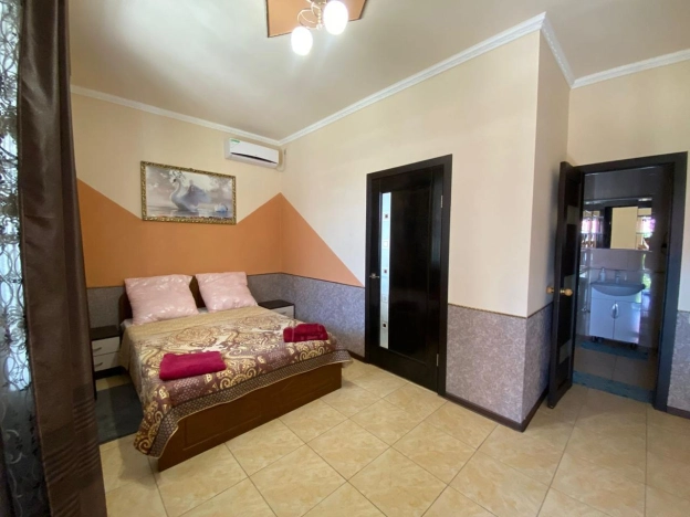 Купить дом в Краснодарском крае. Вариант № 10026927, 15, площадь -  квм, цена 15000000 рублей