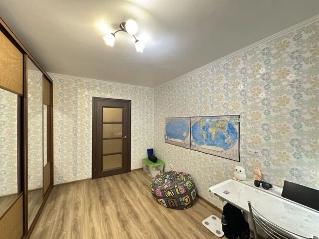 Купить трехкомнатную квартиру в районе Московский в Санкт-Петербурге. Вариант № 5845373, 8, площадь -  квм, цена 18700000 рублей