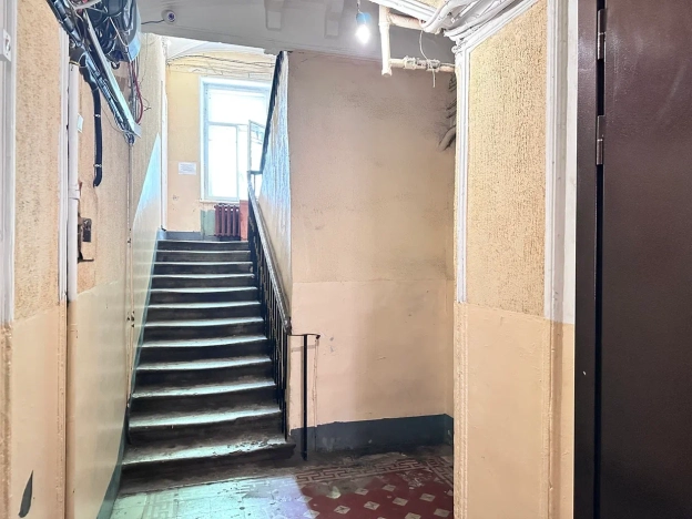 Купить трехкомнатную квартиру в районе Центральный в Санкт-Петербурге. Вариант № 48962, 25, площадь -  квм, цена 12999000 рублей