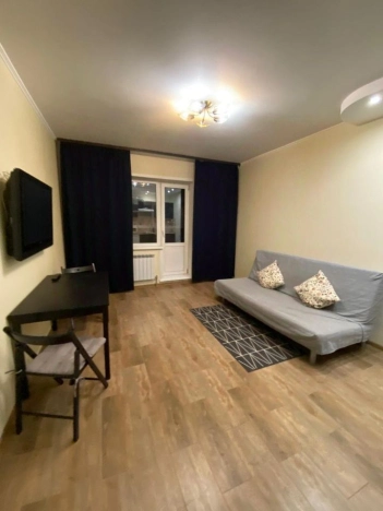 Снять квартиру в районе Центральный в Новосибирске. Вариант № 9148699, 5, площадь -  квм, цена 35000 рублей