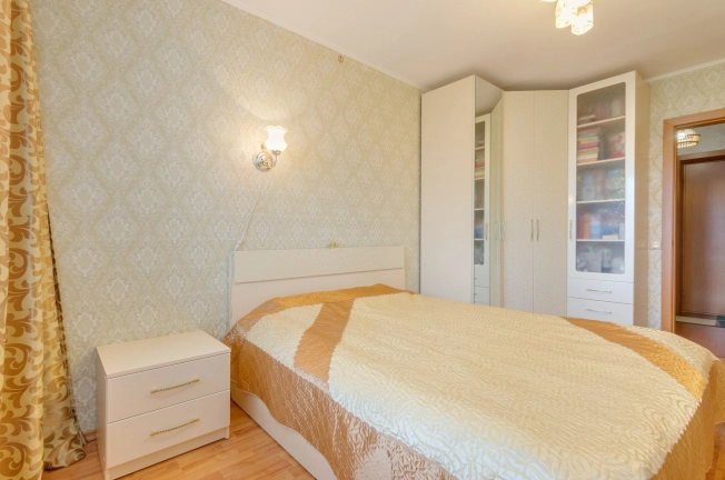 Купить двухкомнатную квартиру на вторичке на улице Карла Маркса в Вологде. Вариант № 10947, 11, площадь -  квм, цена 6300000 рублей