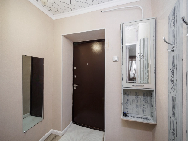 Купить двухкомнатную квартиру в Омске. Вариант № 8147961, 16, площадь -  квм, цена 3800000 рублей