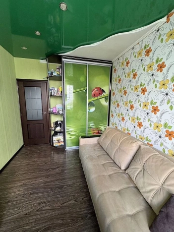 Купить трехкомнатную квартиру в Ростовской области. Вариант № 9967063, 4, площадь -  квм, цена 8450000 рублей