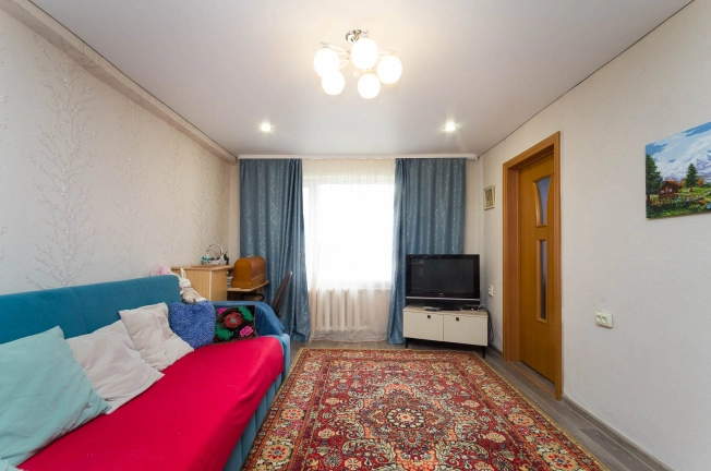 Купить квартиру в Тобольске. Вариант № 5513075, 1, площадь -  квм, цена 3300000 рублей