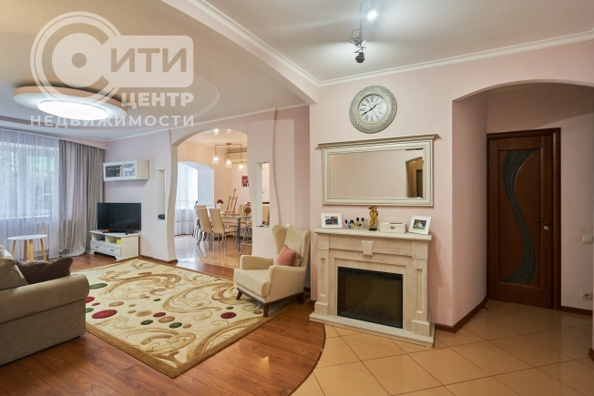 Купить квартиру на вторичке на улице Переверткина в Воронеже. Вариант № 14561, 7, площадь -  квм, цена 9650000 рублей